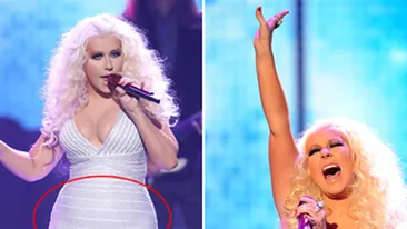 Christina Aguilera si-a aratat burta si colaceii la American Music Awards!
