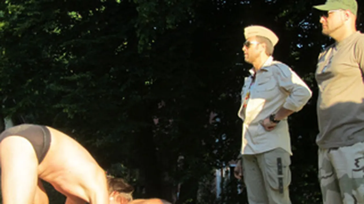 Bianca isi lasa pretendentii in chiloti! Uite cat i-a chinuit pe concurentii de la Burlacita