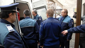 Polițist din Craiova, arestat după ce a întreţinut relaţii sexuale cu o fată de 13 ani