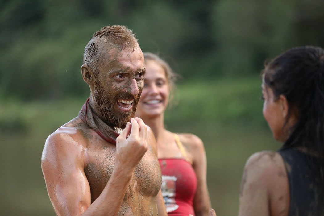 Momente de stupoare la Survivor România! S-a amorezat de o rivală şi a dat totul pe faţă: “Îţi ofer inima mea”. Cum a reacţionat iubitul ei, în ţară