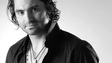 Pepe, gangster din anii '30. Canta in pub-ul lui Alex din trupa Zero!