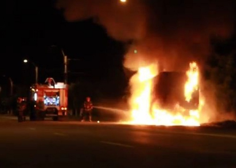 Un camion românesc a luat foc într-o parcare din Germania