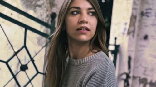 O tânără ucraineancă dată dispărută a fost găsită în casa unui român. Ce făcea acolo, de fapt
