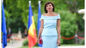 Ce scria în buletinul lui Carmen Iohannis, înainte de mariajul cu președintele României. Cum o chema, de fapt