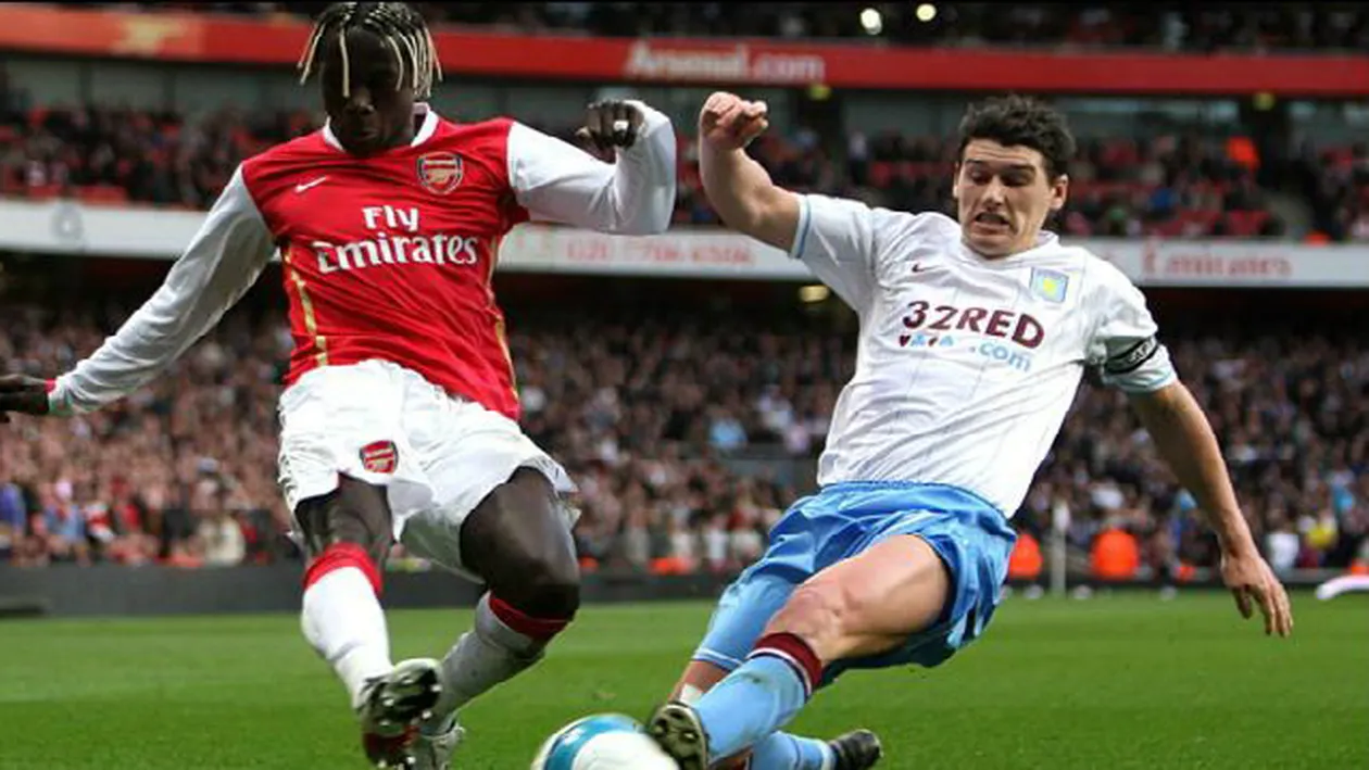 Are acasa o BOMBA SEXY, dar ii plac GRENADELE din Romania! Cu ce romanca a fost prins Bacary Sagna in Mamaia