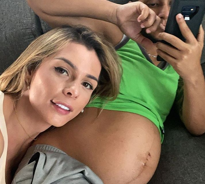 Povestea impresionată a bărbatului transgender care va naște natural. Esteban și soția lui au conceput copilul natural. FOTO