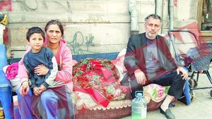 Vor sa isi dea foc pentru ca nu au unde locui