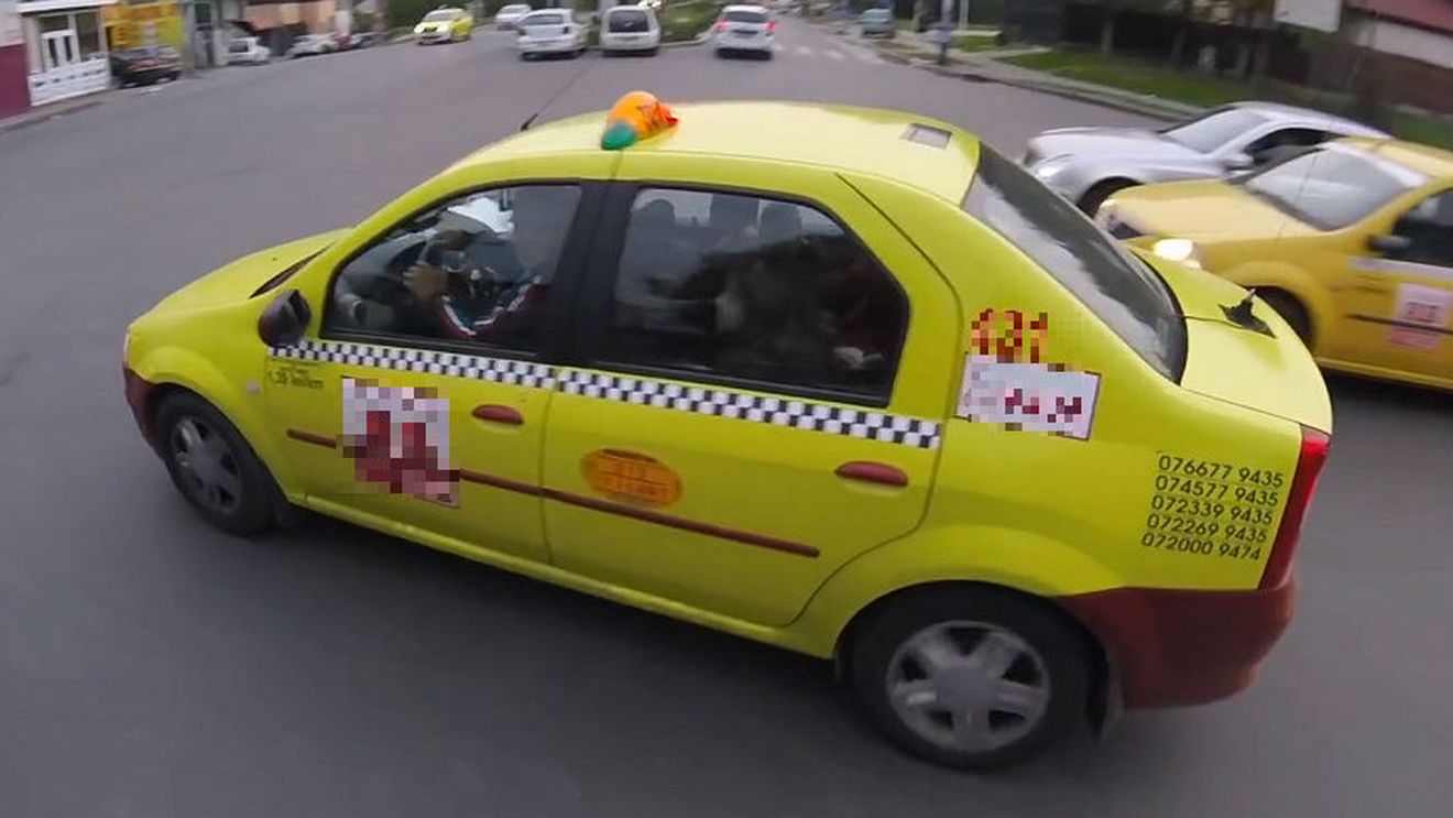 Ce a pățit un client într-un taxi din Iași: "Cursa s-a desfasurat cu gemete, urlete de.."