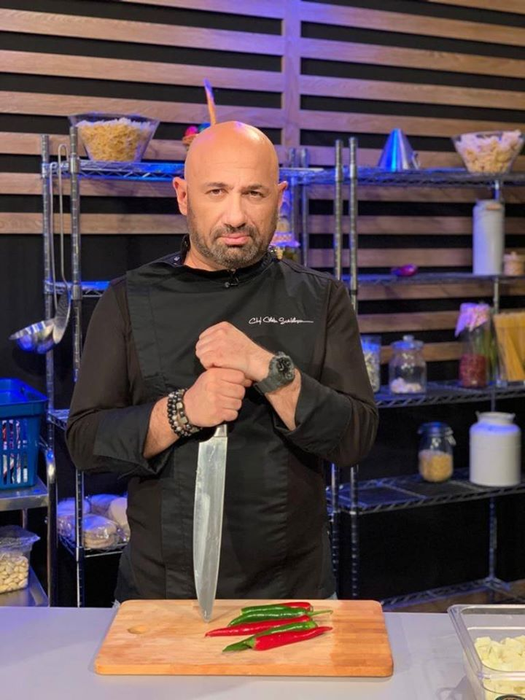 Celebrul chef Cătălin Scărlătescu
dezvăluie trucurile pentru masa de Anul Nou