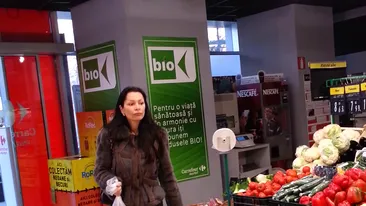 Brigitte Sfat a iesit nemachiata la cumparaturi! Iti place cum arata?