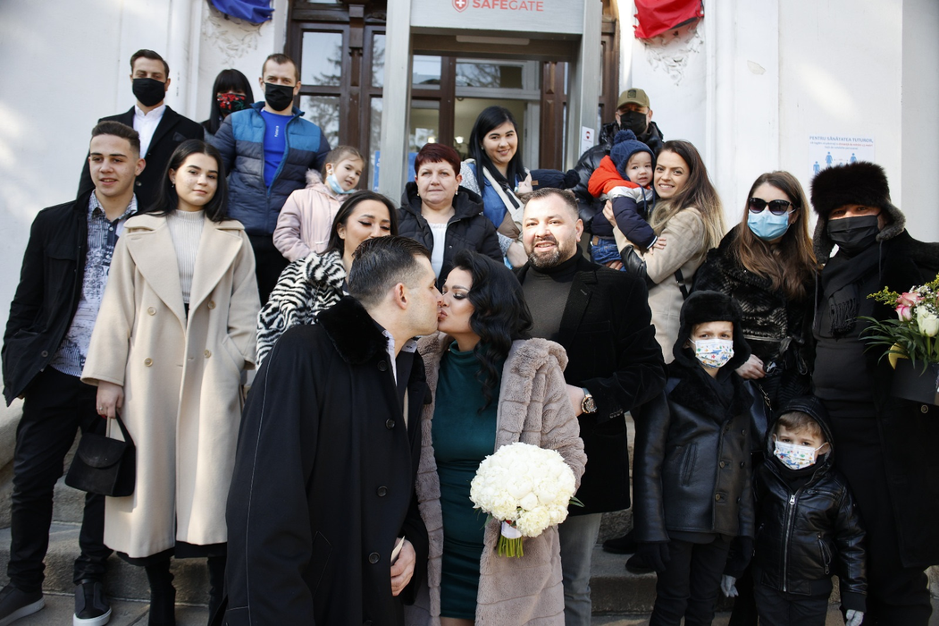 Mircea Ursu și Gina, alături de invitații lor