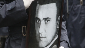 Salve de pusca pentru maestru! Baritonul Nicolae Herlea a fost inmormantat cu onoruri militare!