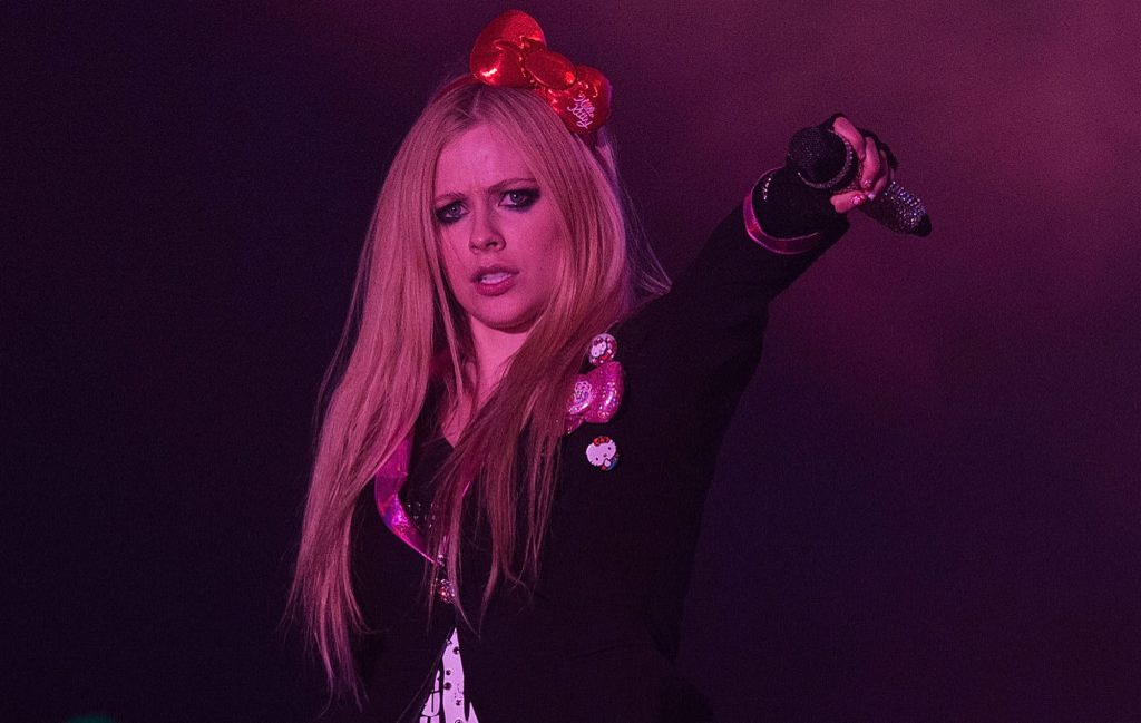 Cântăreața canadiană Avril Lavigne, diagnosticată cu boala Lyme: ”Am acceptat moartea”!