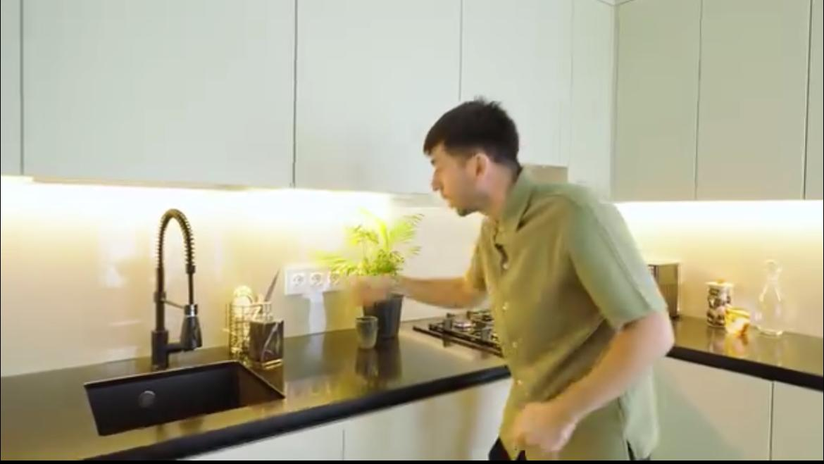 Cum arată vila cu două etaje a lui Mircea Bravo! Și-a luat casă în cel mai scump oraș din România