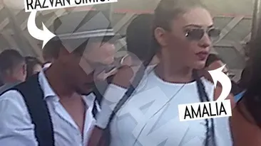 Pe Răzvan l-a luat valul la mare şi a uitat de Lidia Buble. A ”împărţit-o” pe colega de la Meteo cu o sticlă de vin!