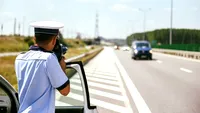 Un agent de la rutieră va sta 4 ani în închisoare, după ce o polițistă i-a dat șpagă că încălcase limita de viteză. Femeia se întorcea de la amant și se grăbea să ajungă acasă
