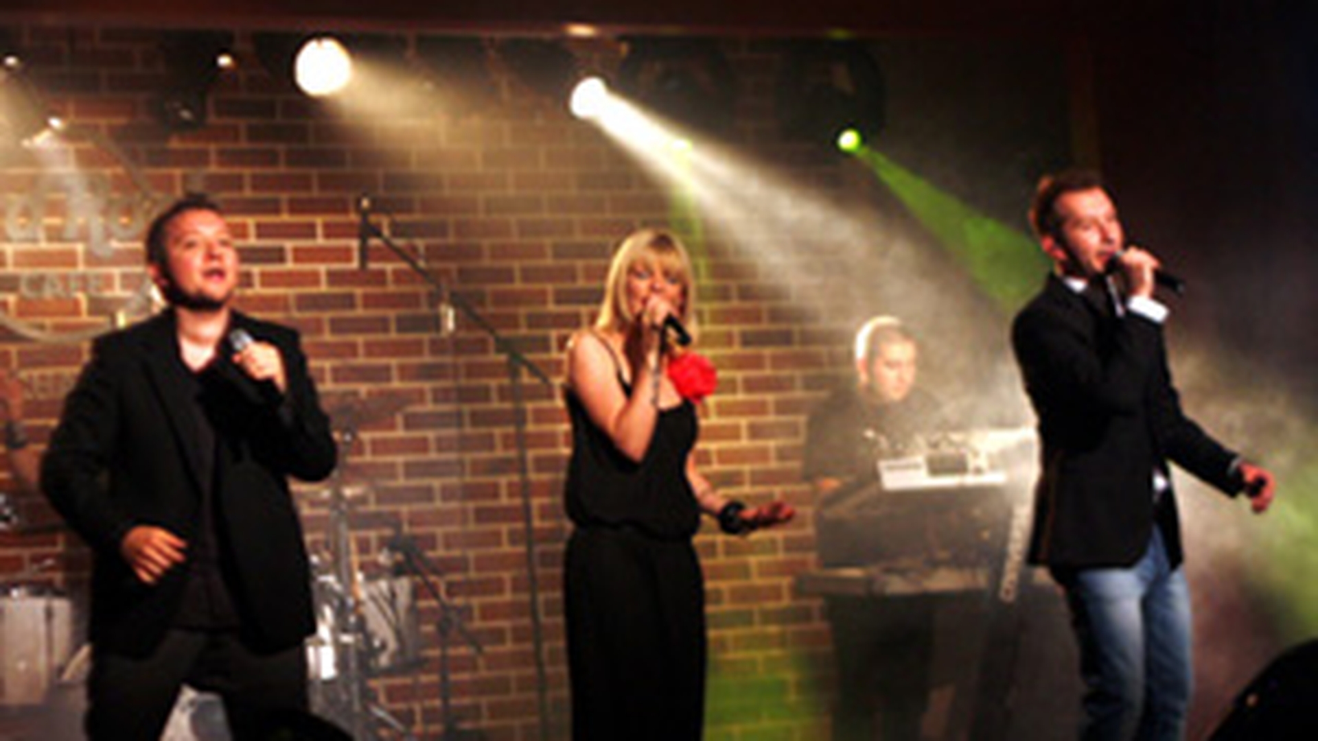 Se reinventeza! Trupa Hi-Q va reveni in forta! Un sound si o imagine noua din 2012!