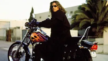 Il mai tii minte pe Renegatul, pletosul calare pe Harley? Lorenzo Lamas este de nerecunoscut la 55 de ani! Cum arata acum