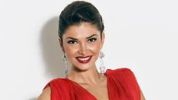 Ce a postat ALINA PUŞCAŞ pe Facebook imediat după botezul lui bebe ALEXANDRU: L-ai machiat?