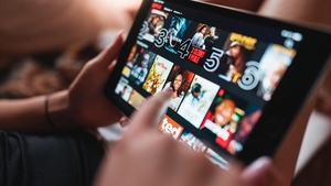 Serialul de pe Netflix care te va captiva! Este realizat după o carte care a avut un succes global