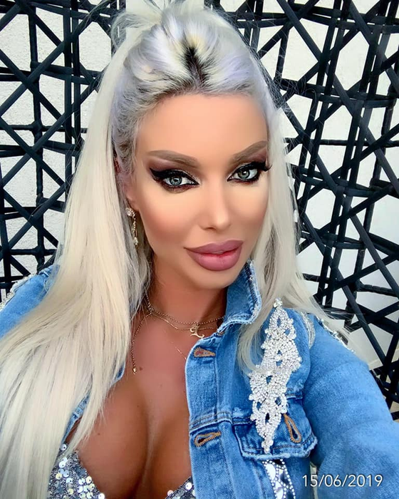 Loredana Chivu, imagini +18 la plajă! A luat bikini cu două numere mai mici și a rămas cu „rușinica” la vedere