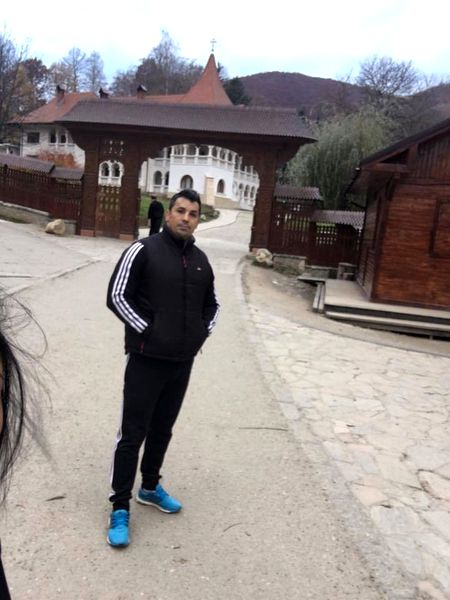 Robert al lui Ioc, căutat de polițiști