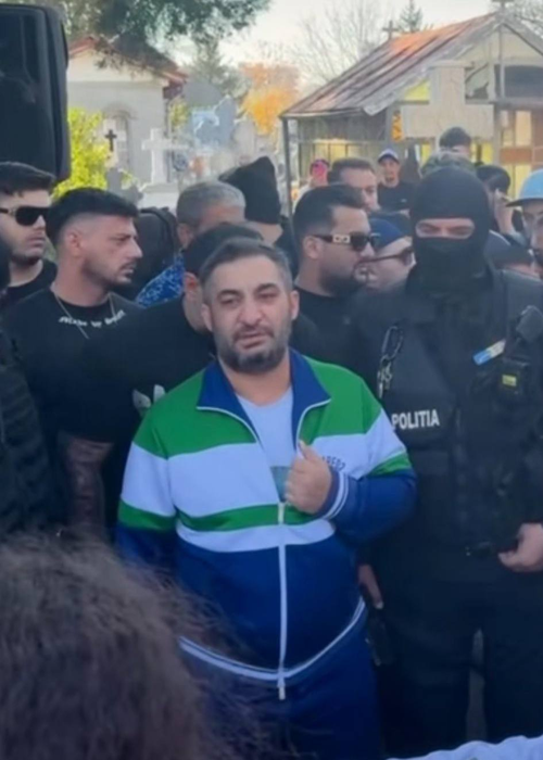 Elvis Pian își plânge mama