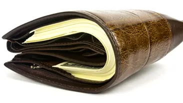 Ultimii samariteni! Doi barbati au predat un portmoneu in care se aflau 900 de euro