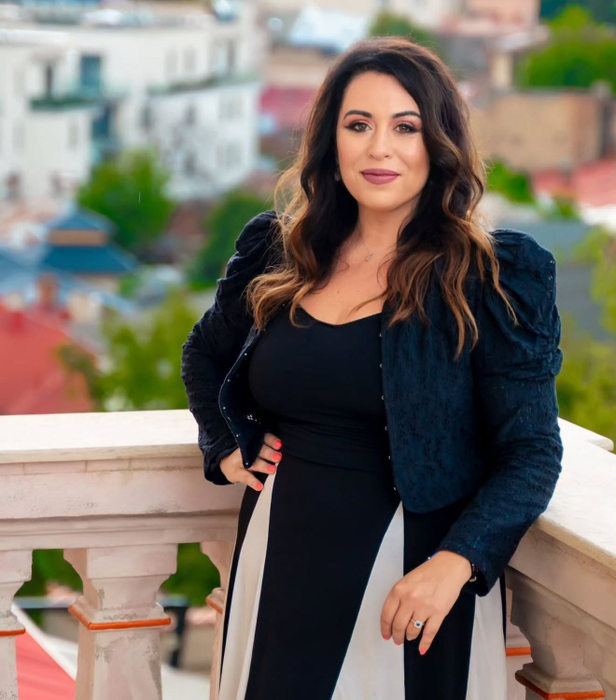 Oana Roman profită de reducerile de Black Friday. sursă - social media