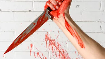 Un bulibasa din Constanta si-a injunghiat fiul pentru ca iubita lui nu era o buna gospodina