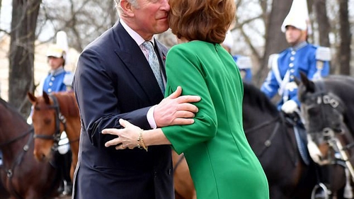 Prinţul Charles, văzut în ipostaze delicate. ”Ce va spune Camilla?”