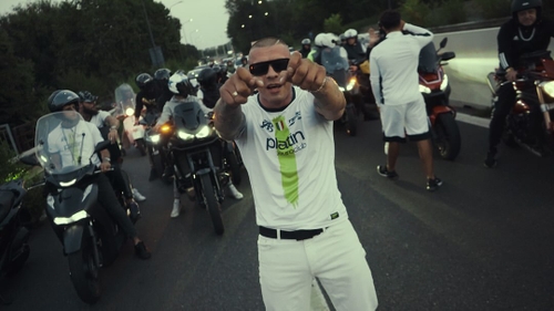 Trapperul „351 Bratan” a fost expulzat din Italia după ce a filmat un videoclip în public. Cu ce a supărat autoritățile locale