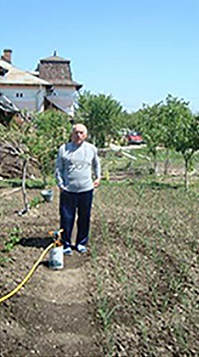 Profesorul Dobre Puținelu, din Izbiceni, a inventat un îngrășământ care a fost premiat la Geneva și Bruxelles