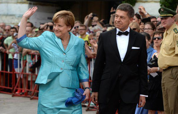 Cine este şi cum arată soţul cancelarului Angela Merkel! Cine se află în spatele celei mai puternice femei din Europa