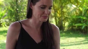 ANGELINA JOLIE a vorbit despre divorţ printre lacrimi: ”Mereu vom fi o familie!”