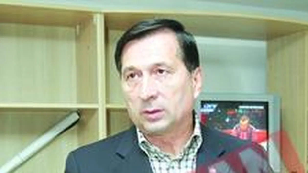 Porumboiu a venit la meci rosu in obraji