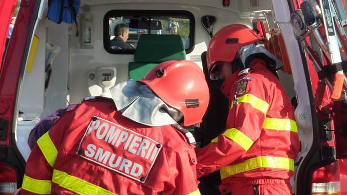 Un bărbat de 60 de ani din Buzău s-a aruncat de la etaj după ce s-a certat cu soția