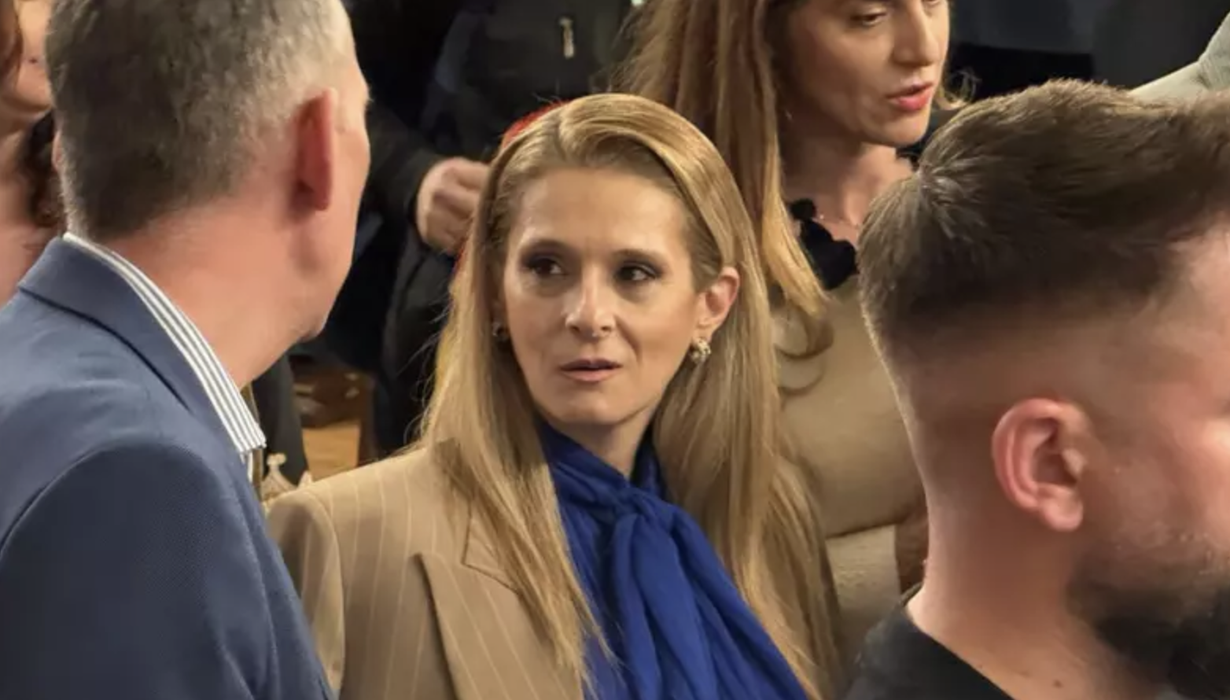 Cum a apărut Marilena la lansarea cărții lui Gică Hagi! A atras toate privirile