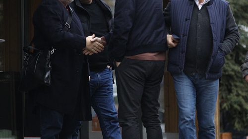 VIDEO EXCLUSIV. Au fost colegi de suferinţă la închisoare. Fraţii Becali & milionarul Iacobov, prânz ca boşii cu vită argentiniană!