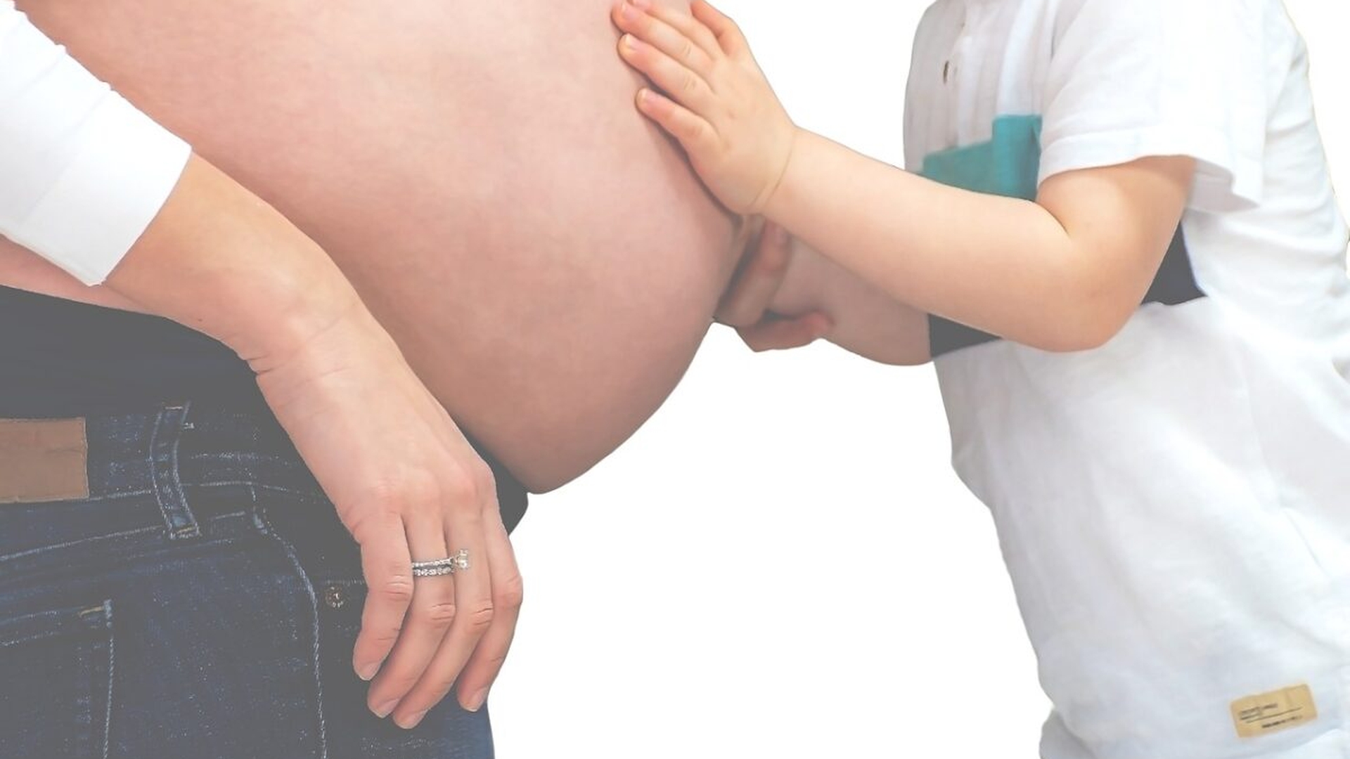 Ți se rupe sufletul! O mamă i-a făcut fiului ei un cadou emoționant, înainte să moară de cancer