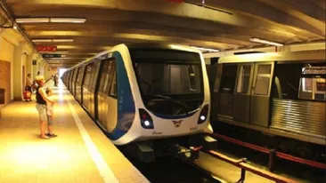 Scene de groază la metrou, după ce o bucată de plafon a căzut pe peron. Prima declarație a oficialilor de la Metrorex
