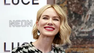 Cum face amor, la menopauză, Naomi Watts: Când scapi de...