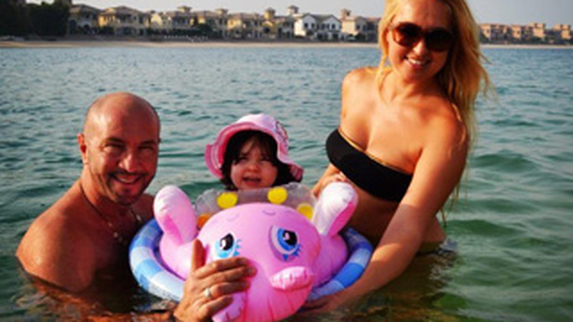 Cum mentin vie flacara iubirii Raluca si Walter Zenga? "Chiar si acum, cand sotul meu intra pe usa simt fluturasi in stomac!"