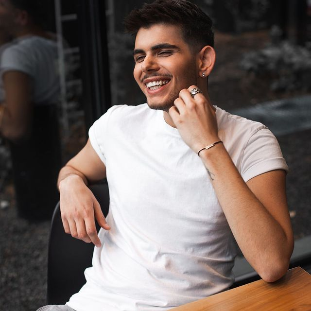 Andrei Bănuță și-a operat urechile / (Sursa: Instagram)
