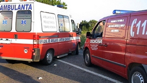 Accident TERIBIL in Arges! Un om a murit si alte 5 persoane au ajuns in stare grava la spital, dupa ce un microbus s-a rasturnat