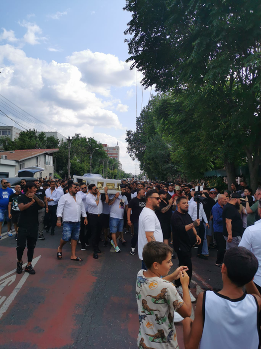 Ciprian Pian, condus pe ultimul drum! Imaginile durerii în 100 de fotografii