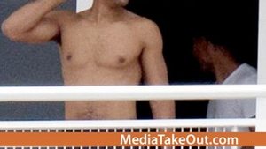 Will Smith alimenteaza zvonurile bisexualitatii sale! A fost prins de paparazzi pe jumatate gol si impreuna cu un tanar extrem de sexy!