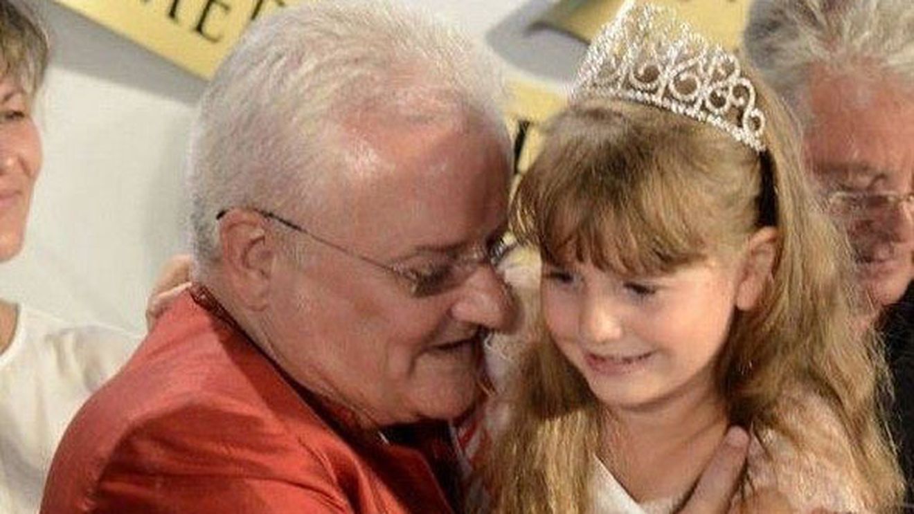 IRINUCA a devenit oficial o adevărată domnişoară! IRINEL COLUMBEANU a rămas fără cuvinte când a auzit ce i-a cerut fiica sa: "Nu am avut ce să îi spun" 