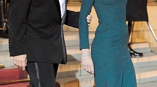 Il insala Carla Bruni pe Sarkozy?