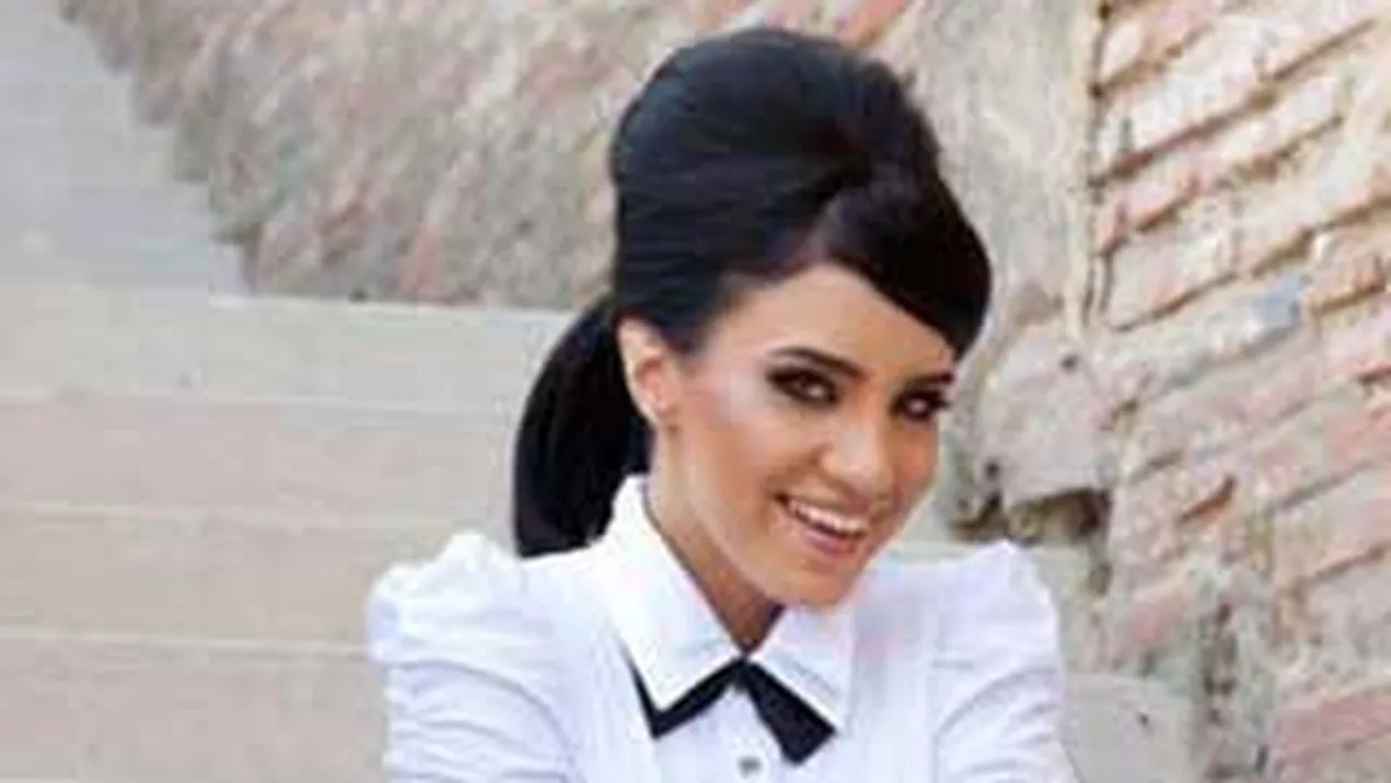 VIDEO De la Badalau pentru Adelina, fara numar: I-a dedicat o manea de-a lui Florin Salam: Tu esti facuta pentru inima mea / Parca te-am comandat undeva